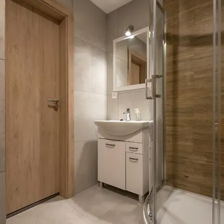 Symple Aparthotel 3*